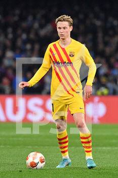 2022-02-24 - Barcelona's midfielder Frenkie de Jong in action  - SSC NAPOLI VS FC BARCELLONA - UEFA EUROPA LEAGUE - SOCCER
