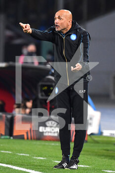 2022-02-24 - Napoli's head coach coach Luciano Spalletti gestures  - SSC NAPOLI VS FC BARCELLONA - UEFA EUROPA LEAGUE - SOCCER
