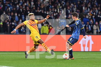 2022-02-24 - Barcelona's forward Adama Traore and Napoli's midfielder Diego Demme in action  - SSC NAPOLI VS FC BARCELLONA - UEFA EUROPA LEAGUE - SOCCER