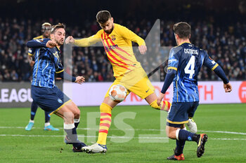 2022-02-24 - Barcelona's defender Gerard Pique scores the 1-3 goal  - SSC NAPOLI VS FC BARCELLONA - UEFA EUROPA LEAGUE - SOCCER