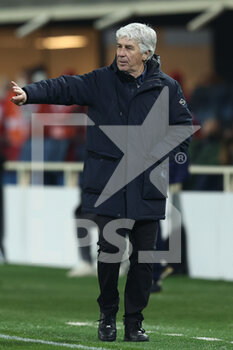 2022-02-17 - Gian Piero Gasperini (Atalanta BC) gestures - ATALANTA BC VS OLYMPIAKOS - UEFA EUROPA LEAGUE - SOCCER