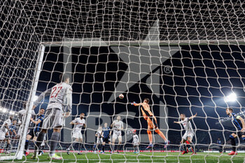 2022-02-17 - Tomas Vaclik (Olympiacos FC) in action on a corner kick - ATALANTA BC VS OLYMPIAKOS - UEFA EUROPA LEAGUE - SOCCER