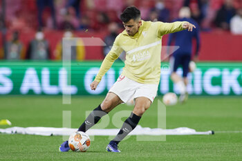2022-02-17 - Marcos Acuna of Sevilla FC warms up during the UEFA Europa League, Play-off, 1st leg football match between Sevilla FC and Dinamo Zagreb on February 17, 2022 at Ramon Sanchez-Pizjuan stadium in Sevilla, Spain - SEVILLA FC VS DINAMO ZAGREB - UEFA EUROPA LEAGUE - SOCCER