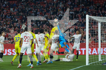 2022-02-17 - Yassine Bounou "Bono" of Sevilla FC in action during the UEFA Europa League, Play-off, 1st leg football match between Sevilla FC and Dinamo Zagreb on February 17, 2022 at Ramon Sanchez-Pizjuan stadium in Sevilla, Spain - SEVILLA FC VS DINAMO ZAGREB - UEFA EUROPA LEAGUE - SOCCER