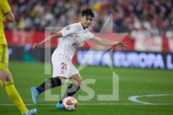 2022-02-17 - Oliver Torres of Sevilla FC during the UEFA Europa League, Play-off, 1st leg football match between Sevilla FC and Dinamo Zagreb on February 17, 2022 at Ramon Sanchez-Pizjuan stadium in Sevilla, Spain - SEVILLA FC VS DINAMO ZAGREB - UEFA EUROPA LEAGUE - SOCCER