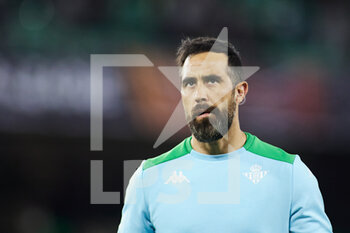 2022-02-24 - Claudio Bravo of Real Betis warms up during the UEFA Europa League, Play-off, 2nd leg football match between Real Betis and Zenit on February 24, 2022 at Ramon Sanchez-Pizjuan stadium in Sevilla, Spain - REAL BETIS VS ZENIT - UEFA EUROPA LEAGUE - SOCCER