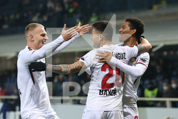 2022-03-10 - Charles Aranguiz (Bayer 04 Leverkusen) celebrates after scoring his side's first goal of the match - ATALANTA BC VS BAYER LEVERKUSEN - UEFA EUROPA LEAGUE - SOCCER
