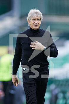 2022-03-09 - Manuel Pellegrini, head coach of Real Betis before the UEFA Europa League, Round of 16, 1st leg football match between Real Betis and Eintracht Frankfurt on March 9, 2022 at Benito Villamarin stadium in Sevilla, Spain - REAL BETIS VS EINTRACHT FRANKFURT - UEFA EUROPA LEAGUE - SOCCER