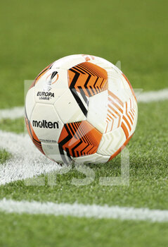2022-03-10 - Molten official matchball during the UEFA Europa League, Round of 16, 1st leg football match between FC Barcelona and Galatasaray on March 10, 2022 at Camp Nou stadium in Barcelona, Spain - FC BARCELONA VS GALATASARAY - UEFA EUROPA LEAGUE - SOCCER