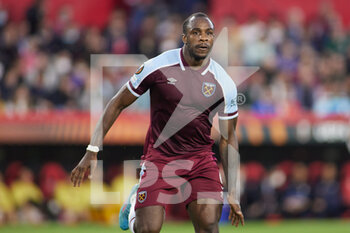 2022-03-10 - Michail Antonio of West Ham during the UEFA Europa League, round of 16, 1st leg football match between Sevilla FC and West Ham United on March 10, 2022 at Ramon Sanchez-Pizjuan stadium in Sevilla, Spain - SEVILLA FC VS WEST HAM UNITED - UEFA EUROPA LEAGUE - SOCCER