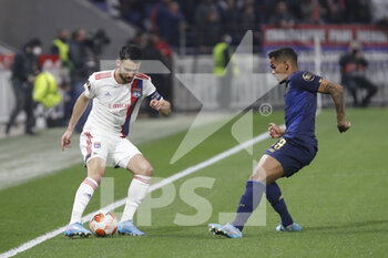 2022-03-17 - Leo DUBOIS of Lyon and GALENO of Porto during the UEFA Europa League, Round of 16, 2nd leg football match between Olympique Lyonnais (Lyon) and FC Porto on March 17, 2022 at Groupama stadium in Decines-Charpieu near Lyon, France - OLYMPIQUE LYONNAIS (LYON, OL) VS FC PORTO - UEFA EUROPA LEAGUE - SOCCER