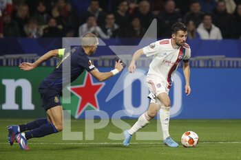 2022-03-17 - Leo DUBOIS of Lyon and PEPE of Porto during the UEFA Europa League, Round of 16, 2nd leg football match between Olympique Lyonnais (Lyon) and FC Porto on March 17, 2022 at Groupama stadium in Decines-Charpieu near Lyon, France - OLYMPIQUE LYONNAIS (LYON, OL) VS FC PORTO - UEFA EUROPA LEAGUE - SOCCER