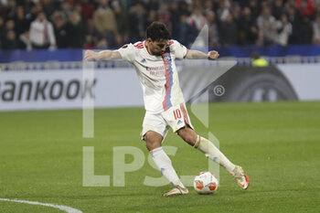 2022-03-17 - Lucas PAQUETA of Lyon and ZAIDU of Porto during the UEFA Europa League, Round of 16, 2nd leg football match between Olympique Lyonnais (Lyon) and FC Porto on March 17, 2022 at Groupama stadium in Decines-Charpieu near Lyon, France - OLYMPIQUE LYONNAIS (LYON, OL) VS FC PORTO - UEFA EUROPA LEAGUE - SOCCER