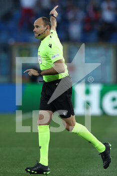 2022-04-14 - The referee Antonio Miguel Mateu Lazo (ESP) gestures - ATALANTA BC VS RB LIPSIA - UEFA EUROPA LEAGUE - SOCCER