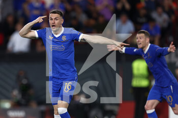 2022-05-18 - Aaron Ramsey (Rangers FC) gestures - UEFA EUROPA LEAGUE 2022 FINAL - EINTRACHT VS RANGERS - UEFA EUROPA LEAGUE - SOCCER