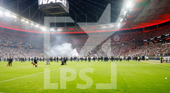 2022-05-05 - Fans of Eintracht Frankfurt celebrate at full time during the UEFA Europa League, Semi-finals, 2nd leg football match between Eintracht Frankfurt and West Ham United on May 5, 2022 at Deutsche Bank Park in Frankfurt, Germany - EINTRACHT FRANKFURT VS WEST HAM UNITED - UEFA EUROPA LEAGUE - SOCCER