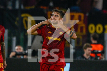 06/10/2022 - Paulo Dybala (AS Roma) celebrates after scoring the goal 1-0 during the UEFA Europa League 2022-2023 football match between AS Roma and Real Betis at The Olympic Stadium in Rome on September 15, 2022. - AS ROMA VS REAL BETIS - UEFA EUROPA LEAGUE - CALCIO