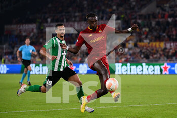 06/10/2022 - Tammy Abraham (AS Roma) during the UEFA Europa League 2022-2023 football match between AS Roma and Real Betis at The Olympic Stadium in Rome on September 15, 2022. - AS ROMA VS REAL BETIS - UEFA EUROPA LEAGUE - CALCIO