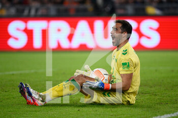 06/10/2022 - Claudio Bravo (Real Betis) during the UEFA Europa League 2022-2023 football match between AS Roma and Real Betis at The Olympic Stadium in Rome on September 15, 2022. - AS ROMA VS REAL BETIS - UEFA EUROPA LEAGUE - CALCIO