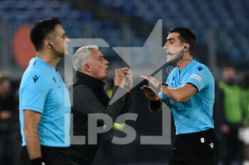 2022-11-03 - Jose’ Mourinho coach (AS Roma) and Nikola Dabanovic referee during the UEFA Europa League 2022-2023 football match between AS Roma and PFC Ludogorets at The Olympic Stadium in Rome on November 03, 2022. - AS ROMA VS PFC LUDOGORETS - UEFA EUROPA LEAGUE - SOCCER