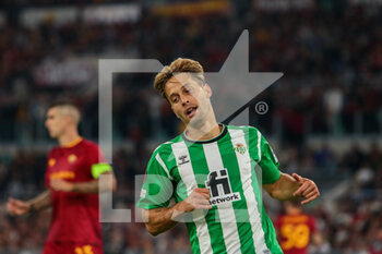 06/10/2022 - Roma, Italy 6th October 2022: Sergio Canales of Real Betis Balompié gestures during the UEFA Europa League 202223 football match between AS Roma vs Real Betis at the Olimpico stadium - UEFA EUROPA LEAGUE 2022/23 FOOTBALL MATCH AS ROMA VS REAL BETIS - UEFA EUROPA LEAGUE - CALCIO
