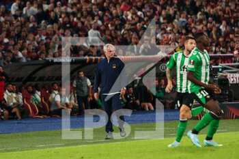 06/10/2022 - Roma, Italy 6th October 2022: Josè Mourinho coach of A.S. Roma during the UEFA Europa League 202223 football match between AS Roma vs Real Betis at the Olimpico stadium - UEFA EUROPA LEAGUE 2022/23 FOOTBALL MATCH AS ROMA VS REAL BETIS - UEFA EUROPA LEAGUE - CALCIO