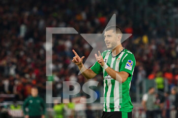 06/10/2022 - Roma, Italy 6th October 2022: Guido Rodríguez of Real Betis Balompié goal celebrations during the UEFA Europa League 202223 football match between AS Roma vs Real Betis at the Olimpico stadium - UEFA EUROPA LEAGUE 2022/23 FOOTBALL MATCH AS ROMA VS REAL BETIS - UEFA EUROPA LEAGUE - CALCIO