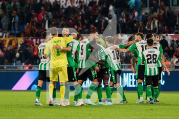 06/10/2022 - Roma, Italy 6th October 2022: Real Betis Balompié win celebrations during the UEFA Europa League 202223 football match between AS Roma vs Real Betis at the Olimpico stadium - UEFA EUROPA LEAGUE 2022/23 FOOTBALL MATCH AS ROMA VS REAL BETIS - UEFA EUROPA LEAGUE - CALCIO