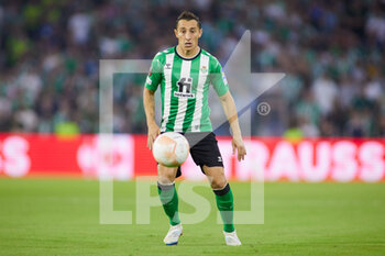 2022-10-13 - Andres Guardado of Real Betis during the UEFA Europa League, Group C football match between Real Betis and AS Roma on October 13, 2022 at Benito Villamarin Stadium in Sevilla, Spain - FOOTBALL - EUROPA LEAGUE - REAL BETIS V AS ROMA - UEFA EUROPA LEAGUE - SOCCER