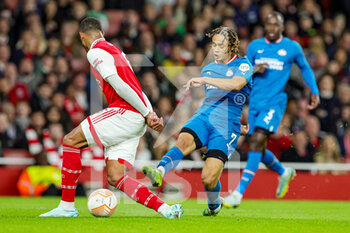 2022-10-20 - Xavi Simons (7) of PSV Eindhoven, Gabriel of Arsenal during the UEFA Europa League, Group A football match between Arsenal and PSV Eindhoven on October 20, 2022 at the Emirates Stadium in London, England - FOOTBALL - EUROPA LEAGUE - ARSENAL V PSV - UEFA EUROPA LEAGUE - SOCCER
