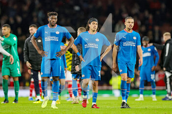 2022-10-20 - PSV Eindhoven players dejected at full time during the UEFA Europa League, Group A football match between Arsenal and PSV Eindhoven on October 20, 2022 at the Emirates Stadium in London, England - FOOTBALL - EUROPA LEAGUE - ARSENAL V PSV - UEFA EUROPA LEAGUE - SOCCER
