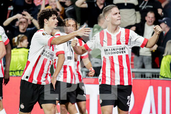 2022-10-27 - Joey Veerman of PSV Eindhoven celebrates his goal 1-0 with Andre Ramalho during the UEFA Europa League, Group A football match between PSV Eindhoven and Arsenal FC on October 27, 2022 at Philips Stadion in Eindhoven, Netherlands - FOOTBALL - EUROPA LEAGUE - PSV V ARSENAL - UEFA EUROPA LEAGUE - SOCCER