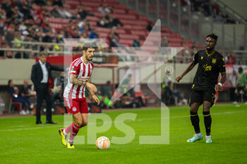2022-11-03 - SIME VRSALJKO of Olympiacos FC during the UEFA Europa League group G match between Olympiacos FC and FC Nantes at the Karaiskakis Stadium on November 3, 2022 in Athens, Greece - OLYMPIACOS VS NANTES - UEFA EUROPA LEAGUE - SOCCER