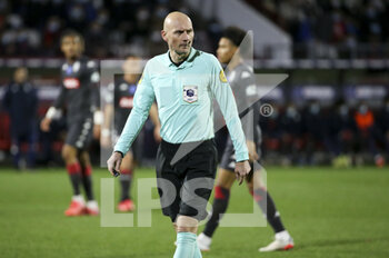 2022-01-02 - Referee Antony Gautier during the French Cup, round of 32, football match between Quevilly Rouen Metropole (QRM) and AS Monaco (ASM) on January 2, 2022 at Stade Robert Diochon in Le Petit-Quevilly near Rouen, France - QUEVILLY ROUEN METROPOLE (QRM) VS AS MONACO (ASM) - FRENCH CUP - SOCCER
