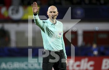 2022-01-02 - Referee Antony Gautier during the French Cup, round of 32, football match between Quevilly Rouen Metropole (QRM) and AS Monaco (ASM) on January 2, 2022 at Stade Robert Diochon in Le Petit-Quevilly near Rouen, France - QUEVILLY ROUEN METROPOLE (QRM) VS AS MONACO (ASM) - FRENCH CUP - SOCCER