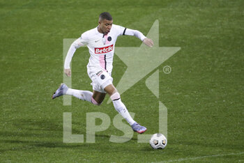 2022-01-03 - Kylian Mbappe of PSG during the French Cup, round of 32, football match between Vannes OC (Vannes Olympique Club) and Paris Saint-Germain (PSG) on January 3, 2022 at Stade de La Rabine in Vannes, France - VANNES OC (VANNES OLYMPIQUE CLUB) VS PARIS SAINT-GERMAIN (PSG) - FRENCH CUP - SOCCER