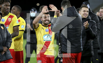 2022-01-04 - Corentin Jean of Lens and teammates celebrate the victory after the penalty shoot-out during the French Cup, round of 32, football match between RC Lens (RCL) and Lille OSC (LOSC) on January 4, 2022 at Stade Bollaert-Delelis in Lens, France - RC LENS (RCL) VS LILLE OSC (LOSC) - FRENCH CUP - SOCCER