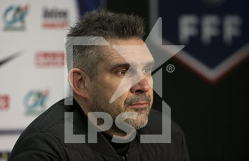 2022-01-04 - Coach of Lille OSC Jocelyn Gourvennec answers to the media during the post-match press conference following the French Cup, round of 32, football match between RC Lens (RCL) and Lille OSC (LOSC) on January 4, 2022 at Stade Bollaert-Delelis in Lens, France - RC LENS (RCL) VS LILLE OSC (LOSC) - FRENCH CUP - SOCCER