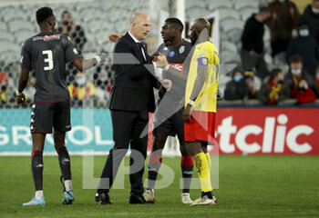 2022-01-30 - Coach of AS Monaco Philippe Clement salutes Seko Fofana of Lens following the French Cup, round of 16 football match between RC Lens and AS Monaco on January 30, 2022 at Stade Bollaert-Delelis in Lens, France - RC LENS VS AS MONACO - FRENCH CUP - SOCCER