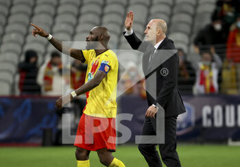 2022-01-30 - Seko Fofana of Lens, coach of AS Monaco Philippe Clement salute the supporters following the French Cup, round of 16 football match between RC Lens and AS Monaco on January 30, 2022 at Stade Bollaert-Delelis in Lens, France - RC LENS VS AS MONACO - FRENCH CUP - SOCCER