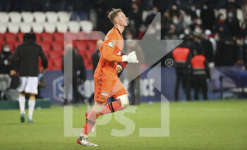 31/01/2022 - Goalkeeper of Nice Marcin Bulka celebrates the victory following the penalty shootout of the French Cup, round of 16 football match between Paris Saint-Germain and OGC Nice on January 31, 2022 at Parc des Princes stadium in Paris, France - PARIS SAINT-GERMAIN VS OGC NICE - FRENCH CUP - CALCIO