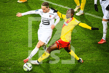 08/01/2022 - Lovro MAJER of Rennes and Gael KAKUTA of Lens during the French championship Ligue 1 football match between RC Lens and Stade Rennais (Rennes) on January 8, 2022 at Bollaert-Delelis stadium in Lens, France - RC LENS VS STADE RENNAIS (RENNES) - FRENCH LIGUE 1 - CALCIO