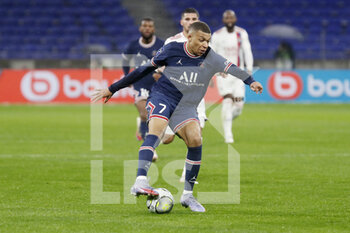 09/01/2022 - Kylian Mbappe of Paris during the French championship Ligue 1 football match between Olympique Lyonnais (Lyon) and Paris Saint-Germain on January 9, 2022 at Groupama stadium in Decines-Charpieu near Lyon, France - OLYMPIQUE LYONNAIS (LYON) VS PARIS SAINT-GERMAIN - FRENCH LIGUE 1 - CALCIO