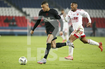 15/01/2022 - Kylian Mbappe of PSG, Ronael Pierre Gabriel of Brest during the French championship Ligue 1 football match between Paris Saint-Germain (PSG) and Stade Brestois 29 (Brest) on January 15, 2022 at Parc des Princes stadium in Paris, France - PARIS SAINT-GERMAIN VS STADE BRESTOIS (BREST) - FRENCH LIGUE 1 - CALCIO
