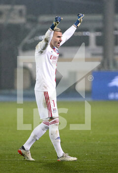 16/01/2022 - Goalkeeper of Lyon Anthony Lopes celebrates the goal of Moussa Dembele of Lyon, scored on a penalty kick during the French championship Ligue 1 football match between ESTAC Troyes and Olympique Lyonnais (Lyon) on January 16, 2022 at Stade de L'Aube in Troyes, France - ESTAC TROYES VS OLYMPIQUE LYONNAIS (LYON) - FRENCH LIGUE 1 - CALCIO