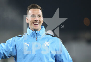 2022-01-22 - Arkadiusz Milik of Marseille warms up during the French championship Ligue 1 football match between RC Lens (RCL) and Olympique de Marseille (OM) on January 22, 2022 at Stade Bollaert-Delelis in Lens, France - RC LENS VS OLYMPIQUE DE MARSEILLE - FRENCH LIGUE 1 - SOCCER
