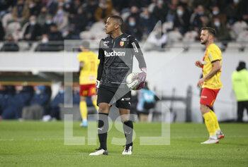 2022-01-22 - Goalkeeper of Lens Wuilker Farinez during the French championship Ligue 1 football match between RC Lens (RCL) and Olympique de Marseille (OM) on January 22, 2022 at Stade Bollaert-Delelis in Lens, France - RC LENS VS OLYMPIQUE DE MARSEILLE - FRENCH LIGUE 1 - SOCCER
