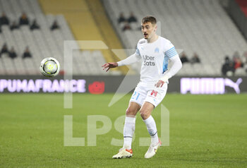 2022-01-22 - Valentin Rongier of Marseille during the French championship Ligue 1 football match between RC Lens (RCL) and Olympique de Marseille (OM) on January 22, 2022 at Stade Bollaert-Delelis in Lens, France - RC LENS VS OLYMPIQUE DE MARSEILLE - FRENCH LIGUE 1 - SOCCER