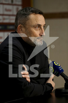2022-01-22 - Coach of RC Lens Franck Haise answers to the media during the post-match press conference following the French championship Ligue 1 football match between RC Lens (RCL) and Olympique de Marseille (OM) on January 22, 2022 at Stade Bollaert-Delelis in Lens, France - RC LENS VS OLYMPIQUE DE MARSEILLE - FRENCH LIGUE 1 - SOCCER