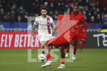 12/02/2022 - Leo DUBOIS of Lyon and Jean-Clair TOBIDO of Nice during the French championship Ligue 1 football match between Olympique Lyonnais and OGC Nice on February 12, 2022 at Groupama stadium in Decines-Charpieu near Lyon, France - OLYMPIQUE LYONNAIS VS OGC NICE - FRENCH LIGUE 1 - CALCIO